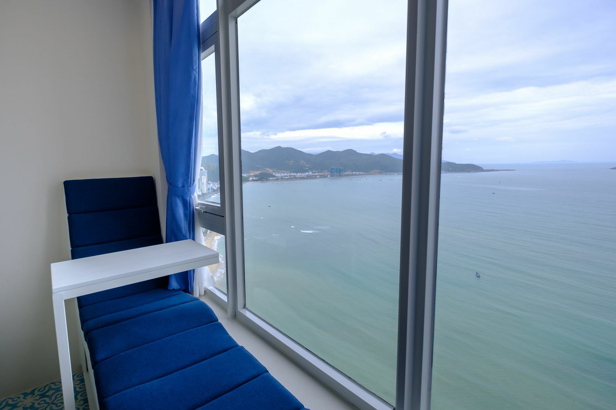 נה טראנג Sunrise Hon Chong Ocean View Apartment מראה חיצוני תמונה